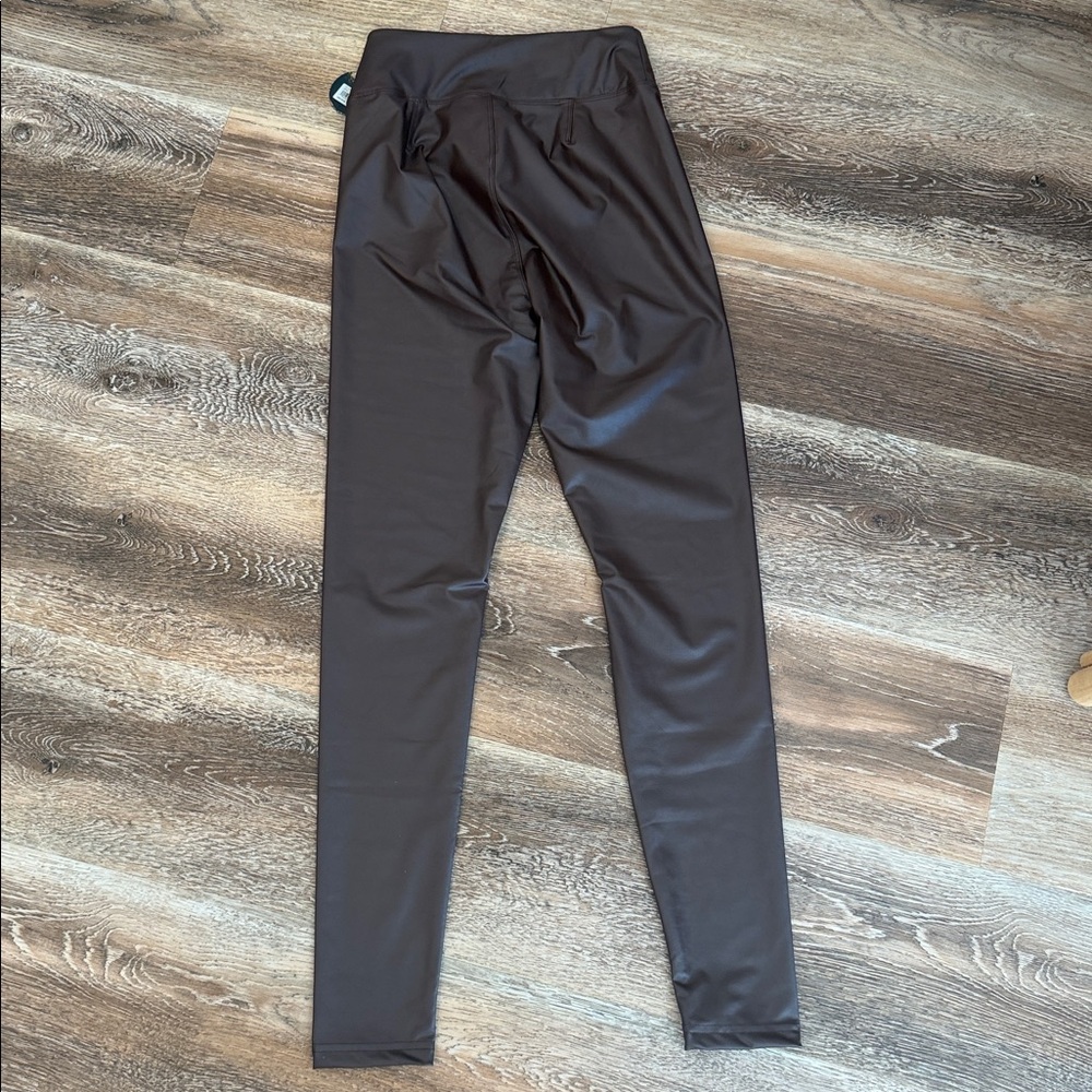 NEW! Offline by Aerie Real Luxe Faux Leather Leggings Size M in Chocolate - Picture 9 of 9